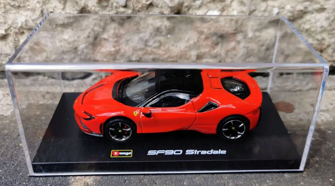 Bburago Ferrari SF90 Stradale 1:43 Modelauto Rood