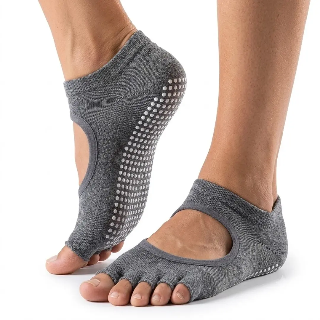Grijs antislip pilates sokken dames ademende yoga sokken met open wreef en split
