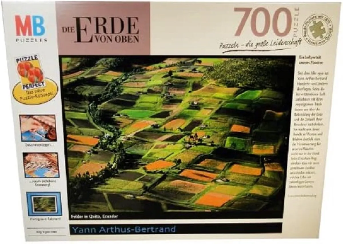 Hasbro MB Puzzel De Aarde Van Boven 700 Stuks