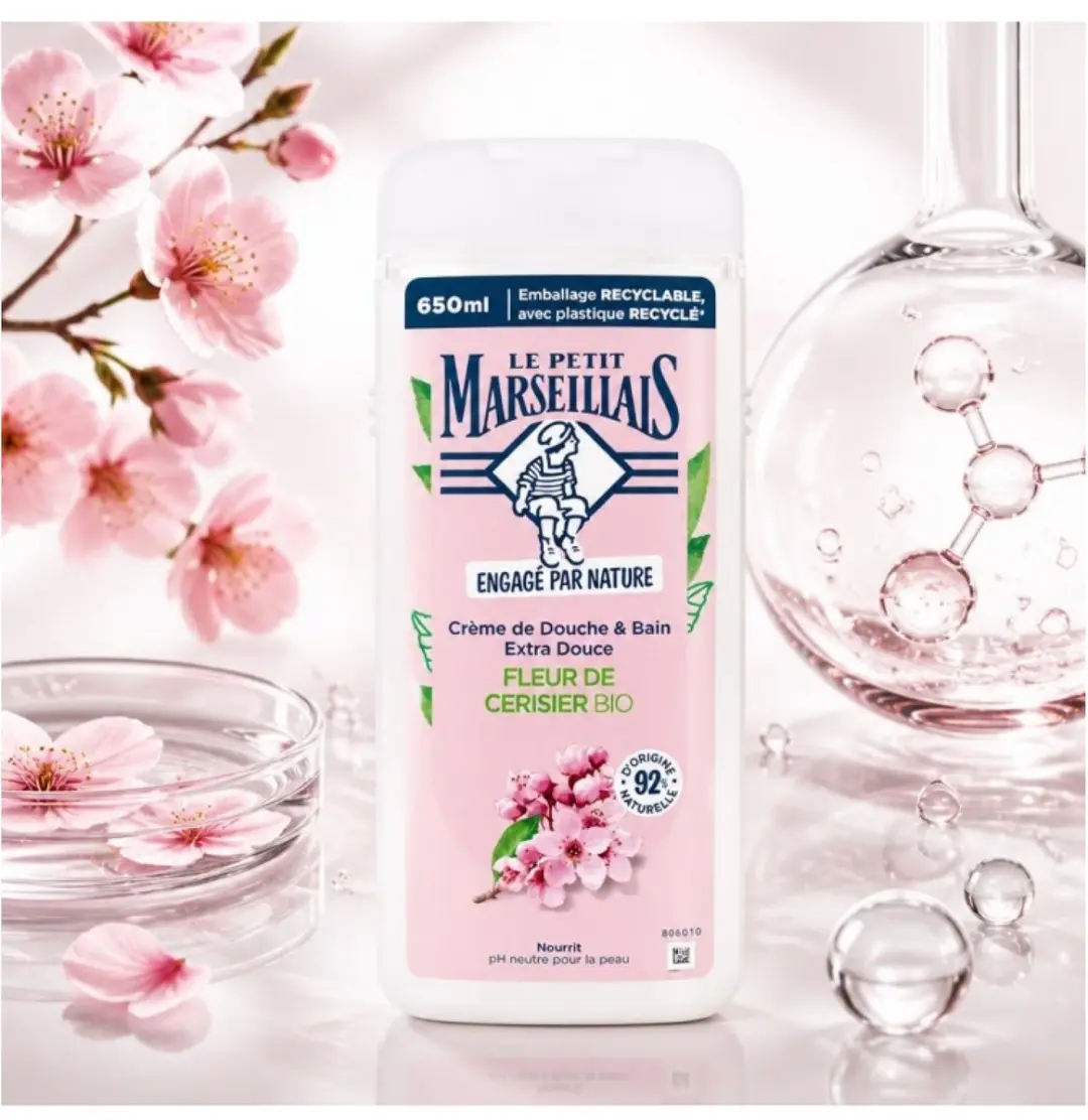 Le Petit Marseillais Cherry Blossom Bad & Douchecrème 650ml - afbeelding 3 van 4