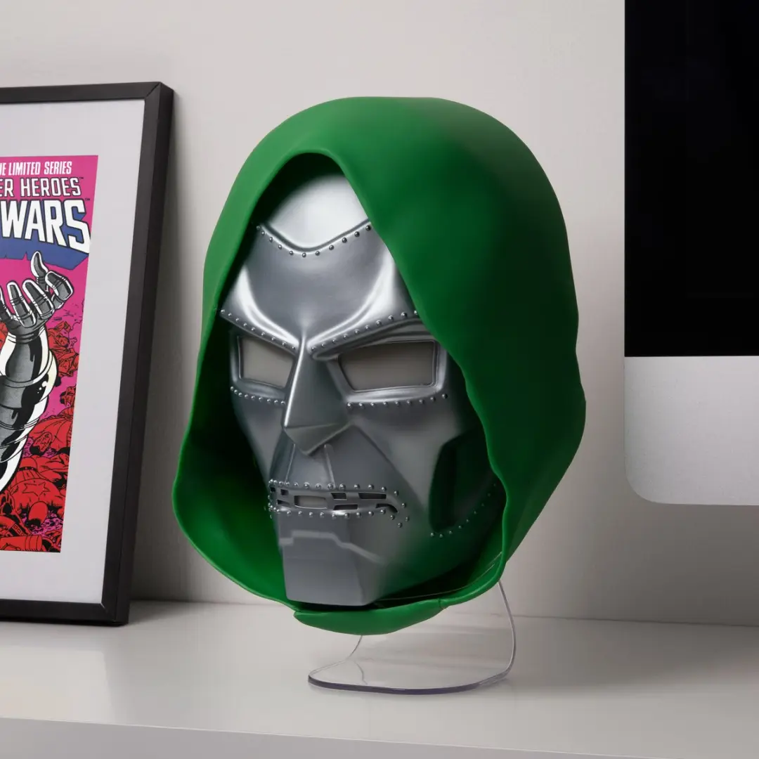 Paladone Marvel Dr Doom Mask Light - Multi