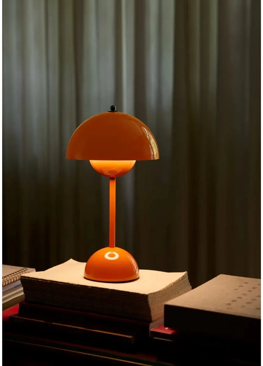 &Tradition Verner Panton Flowerpot VP9 Tafellamp - Oranje