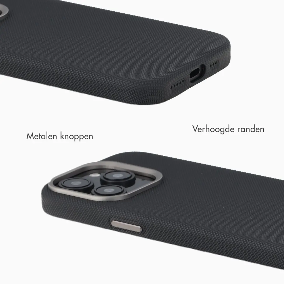 Accezz iPhone 16 Pro MagSafe Hoesje - Zwart