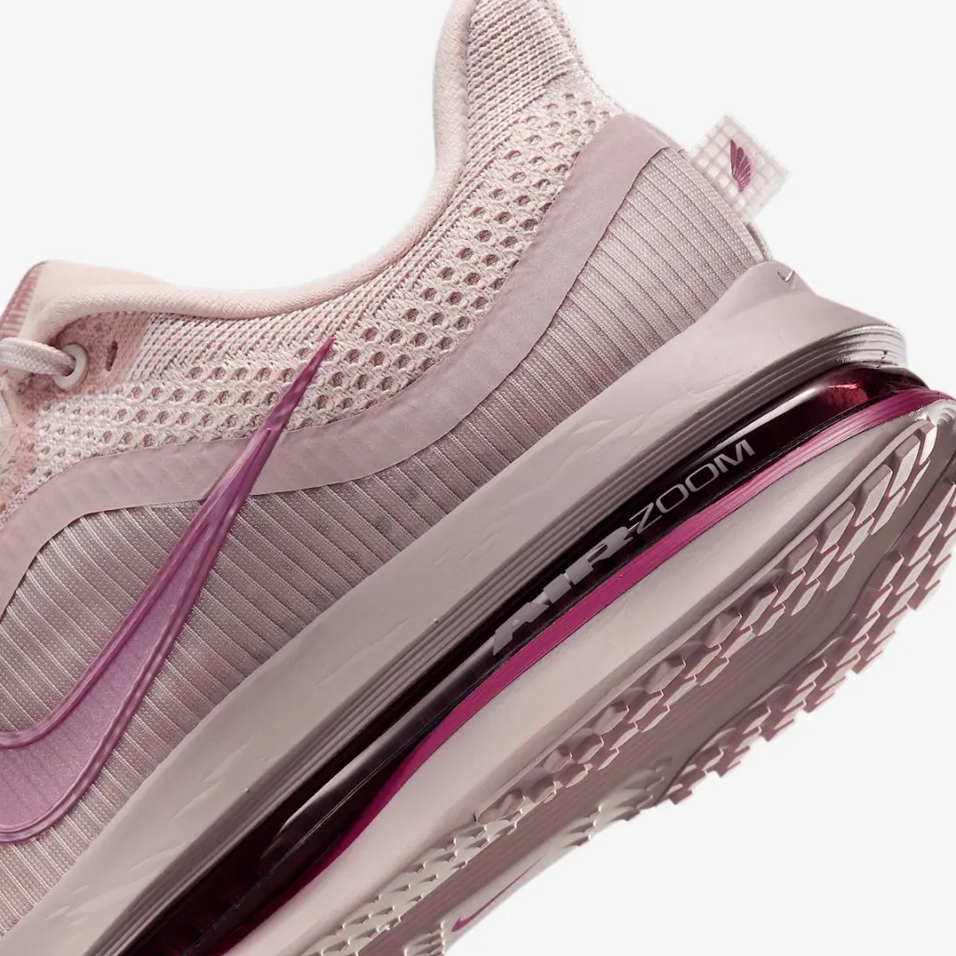 Nike Pegasus Premium Hardloopschoenen - Maat 38.5 - afbeelding 4 van 6