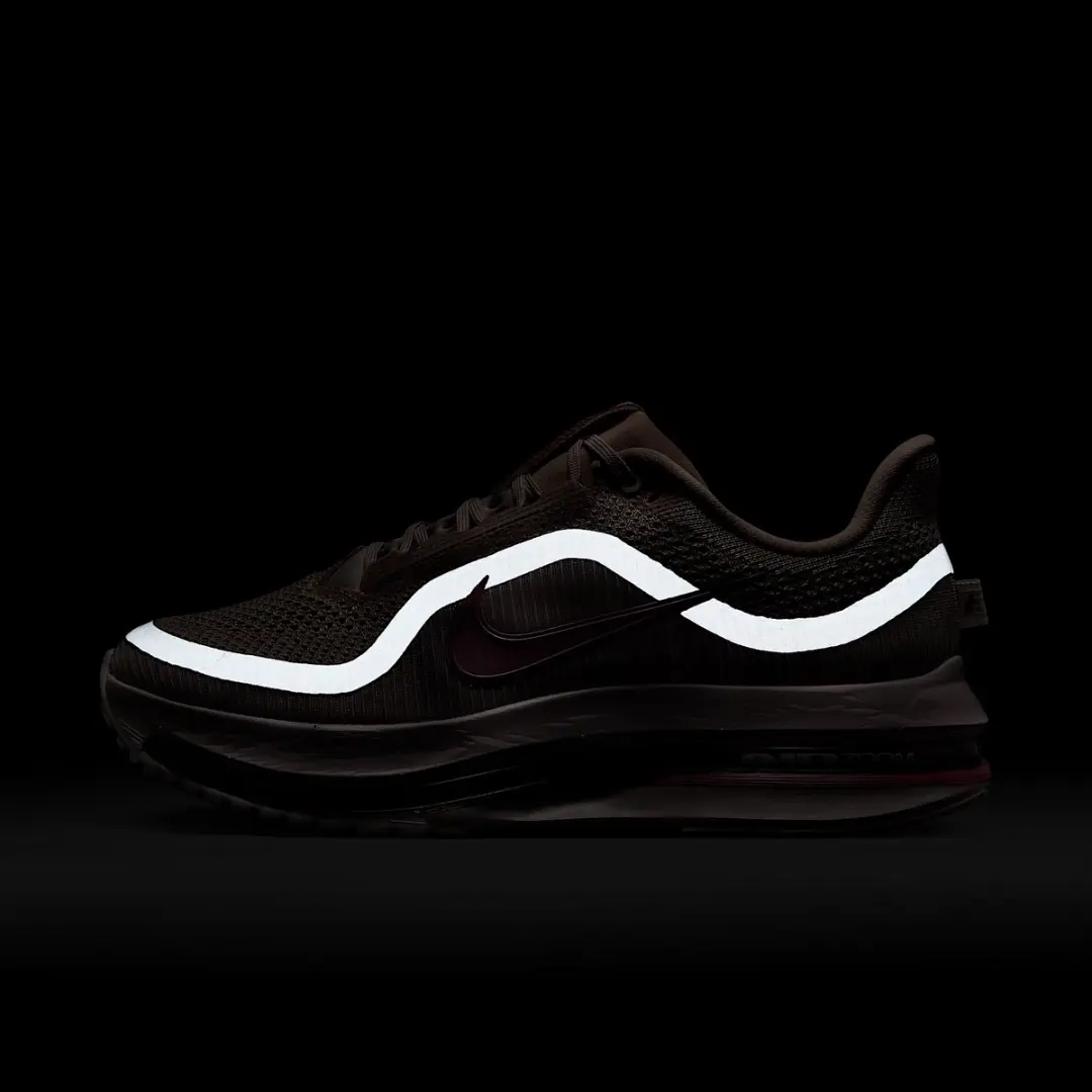 Nike Pegasus Premium Hardloopschoenen - Maat 38.5 - afbeelding 3 van 6