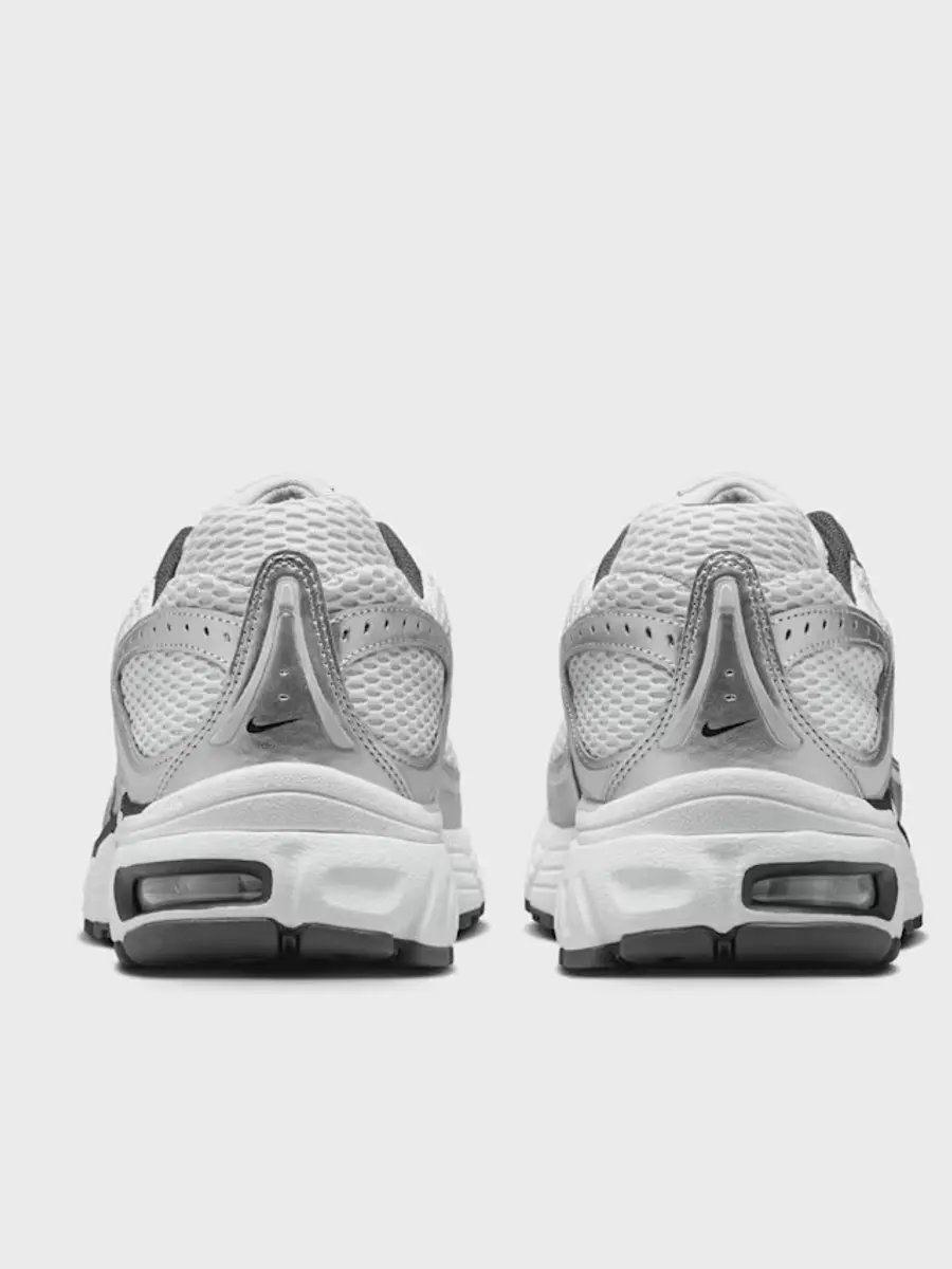 Nike Air Max Moto 2K Maat 45 Zilver