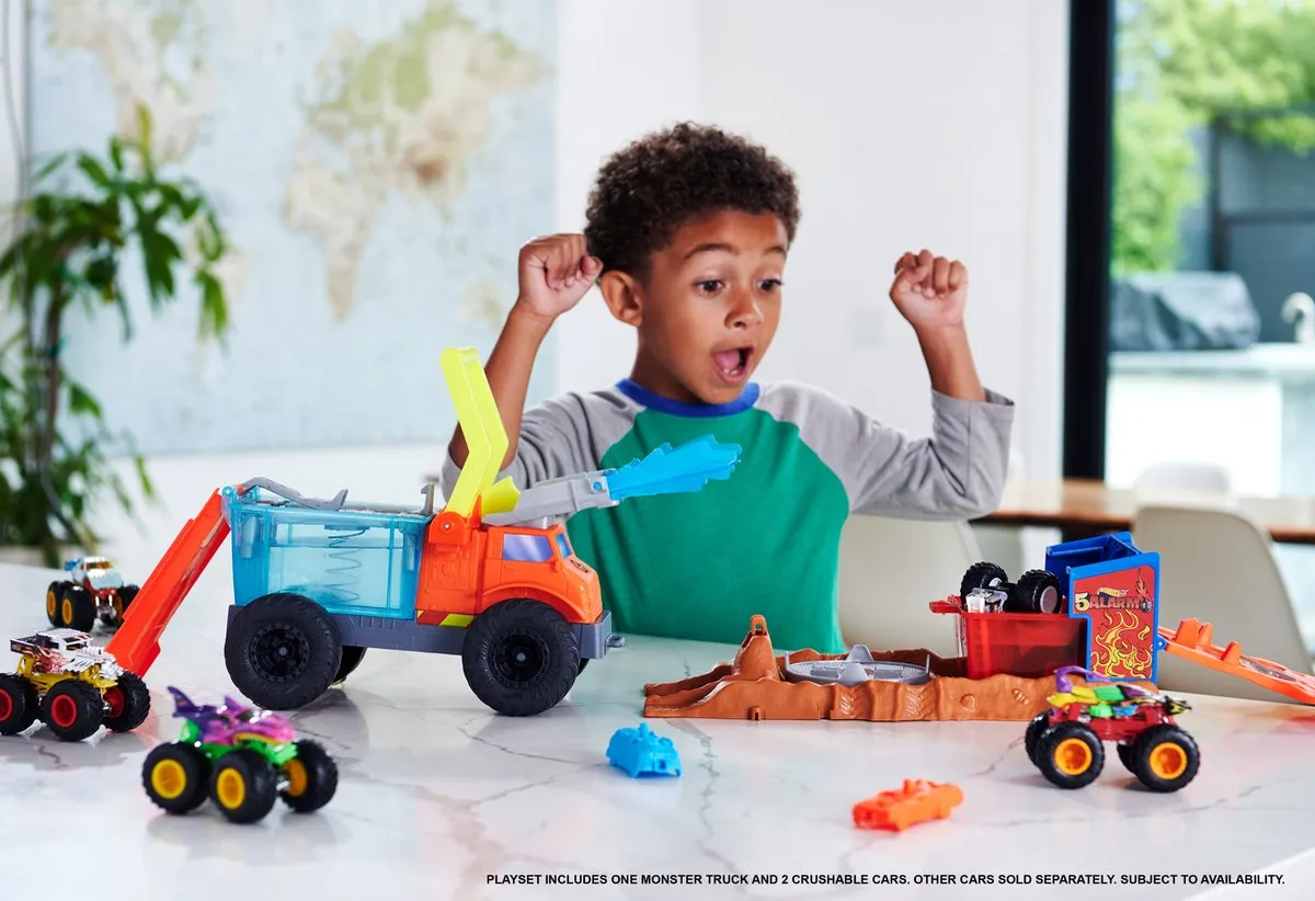 Hot Wheels Monstertrucks Arenabeukers Color Shifters 5 Alarm Redding HPN73