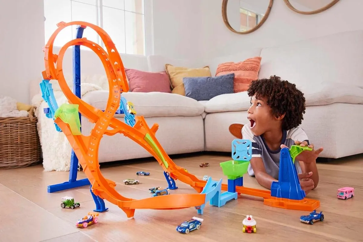 Hot Wheels Verticale Achtbaan Racebaan - Multicolor