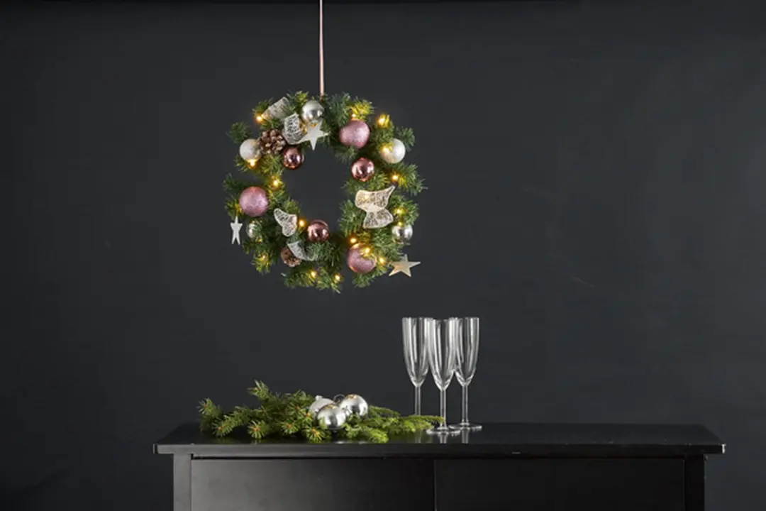 Star Trading Kerstkrans Roze 40cm - Warm Wit - Batterij & Timer - afbeelding 4 van 6