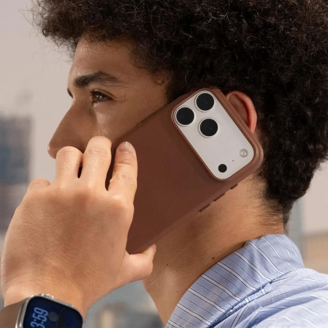 MOFT iPhone 18 Pro Hoesje - MagSafe Vegan Leer Bruin