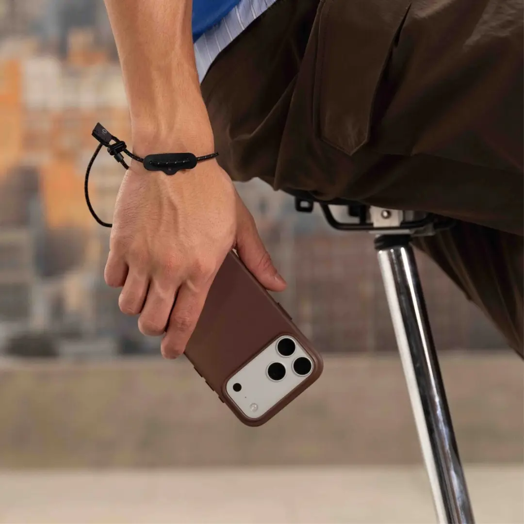 MOFT iPhone 18 Pro Hoesje - MagSafe Vegan Leer Bruin