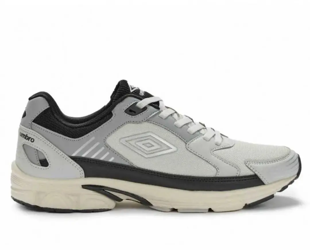 Umbro Orell Ii Schoenen Grijs EU 42 Man