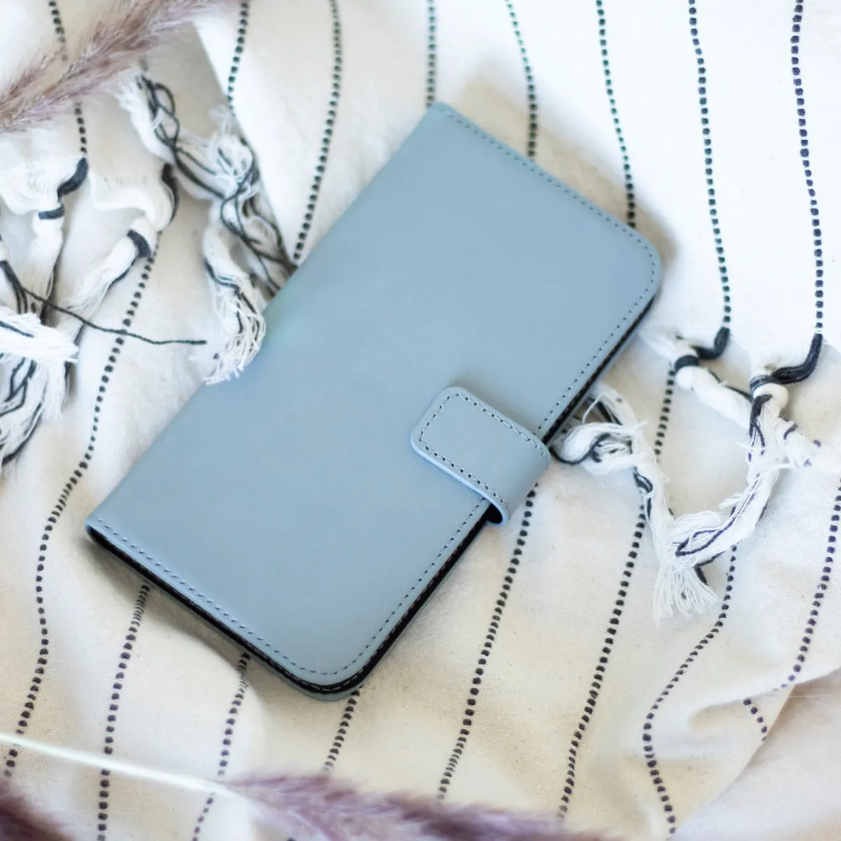 Selencia Hoesje Samsung Galaxy S20 - Echt Lederen Bookcase Lichtblauw