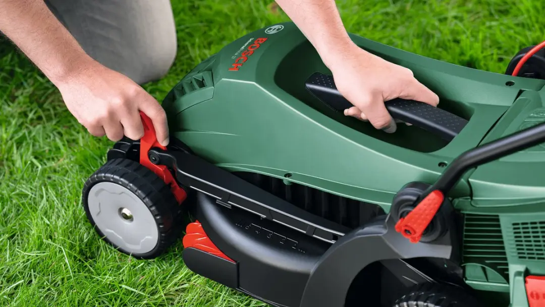 Bosch UniversalRotak 37-555 Elektrische Grasmaaier 1400W
