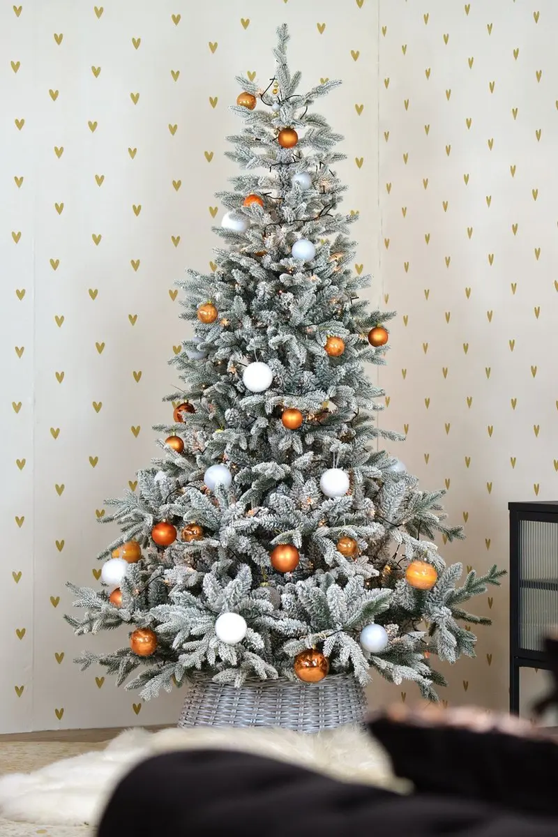 Famiflora Toronto Kunstkerstboom 180cm - Groen - 116cm Ø - 559 Tips