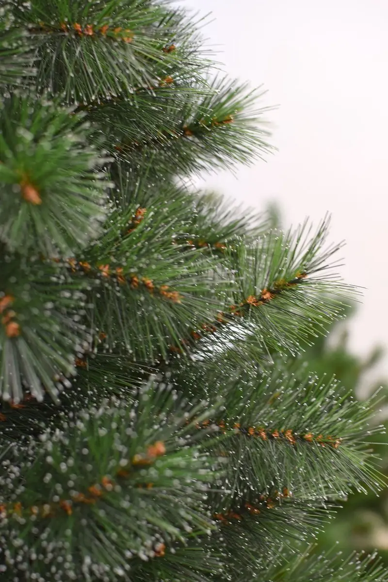 Famiflora Frosted Alpine Kunstkerstboom 225cm Groen