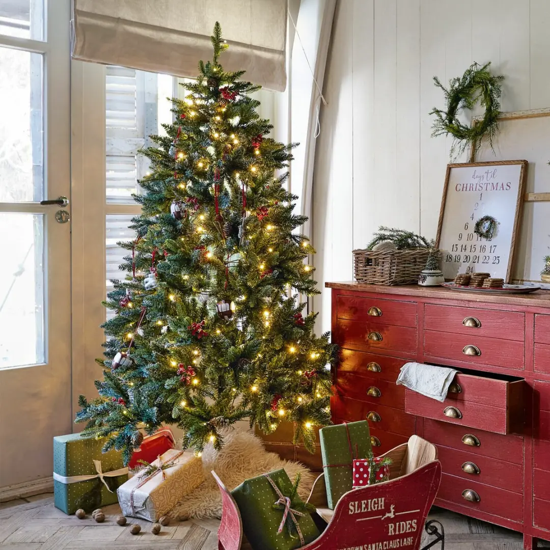 Loberon Kerstboom Bindley 116cm - Groen met LED-verlichting