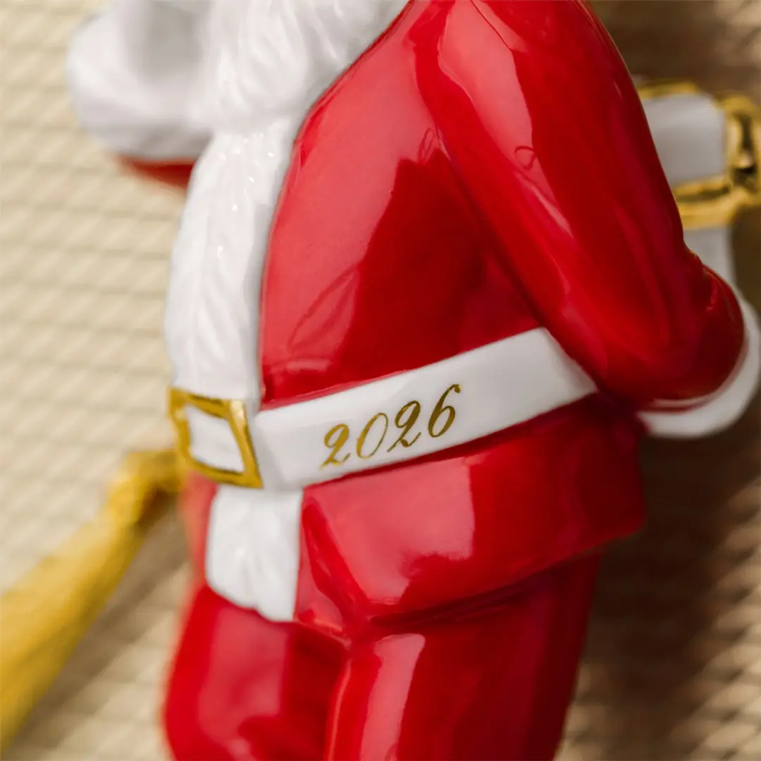 Villeroy & Boch Kerstbal Kerstman 2026 - 4,3x5,7x11,1cm - afbeelding 3 van 5
