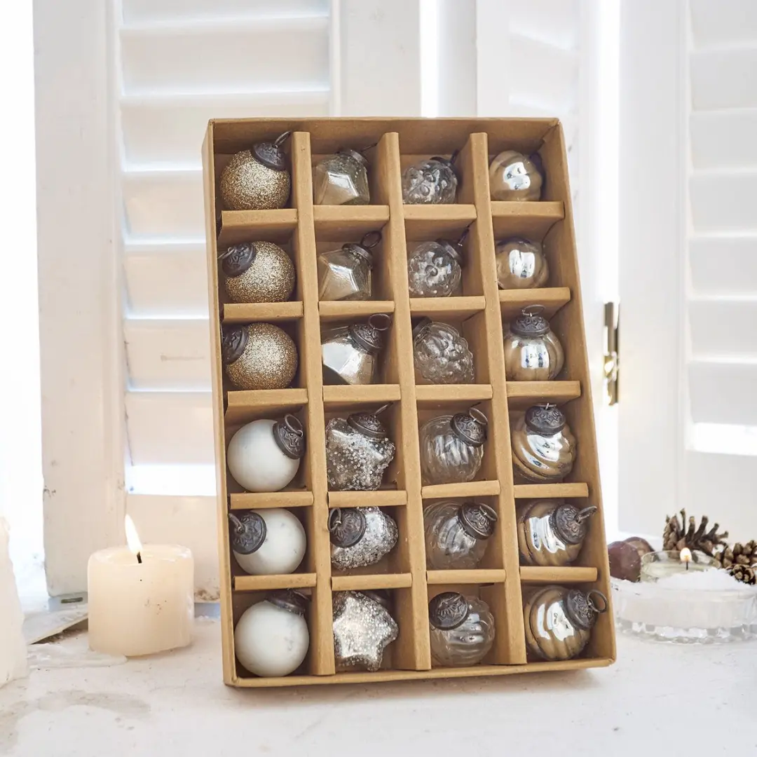 Loberon Sanary Kerstversiering - 24 Stuks Ø3cm Zilverkleurig