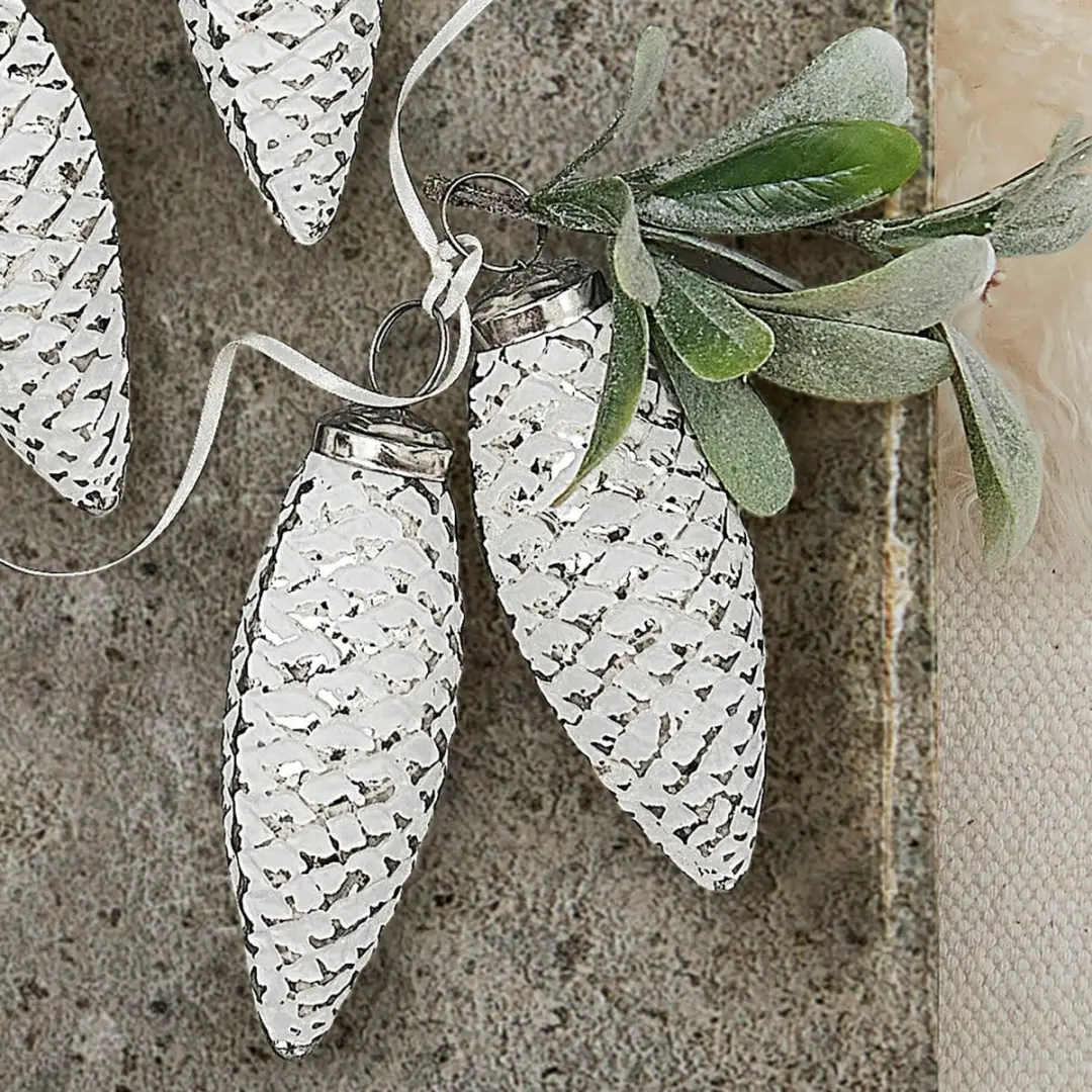 Loberon Fréderise Hanger Set 6 Stuks - Ø4.5cm - Antiekwit