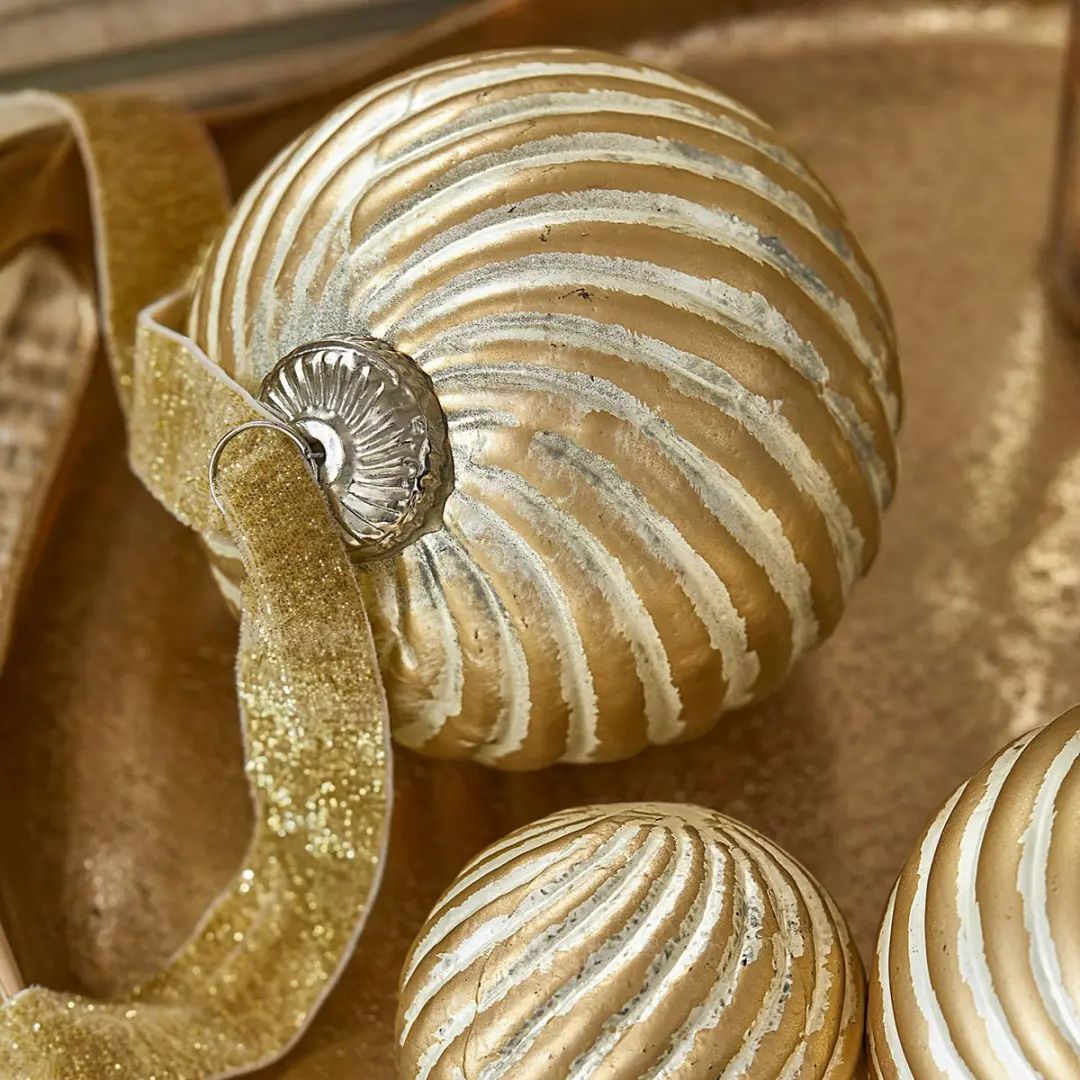 Loberon Kerstbal Frasetta Goud/Crème - 6 Stuks Ø12cm