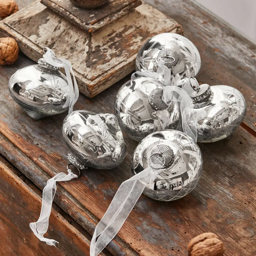 Loberon Kerstversiering Cheshire 6 Stuks - Ø8cm - Zilverkleur