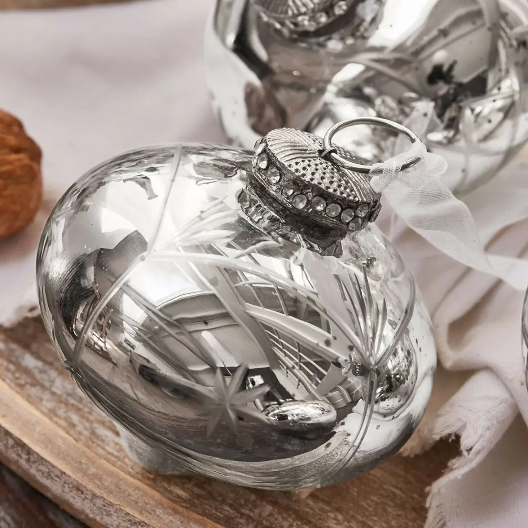Loberon Kerstversiering Cheshire 6 Stuks - Ø8cm - Zilverkleur