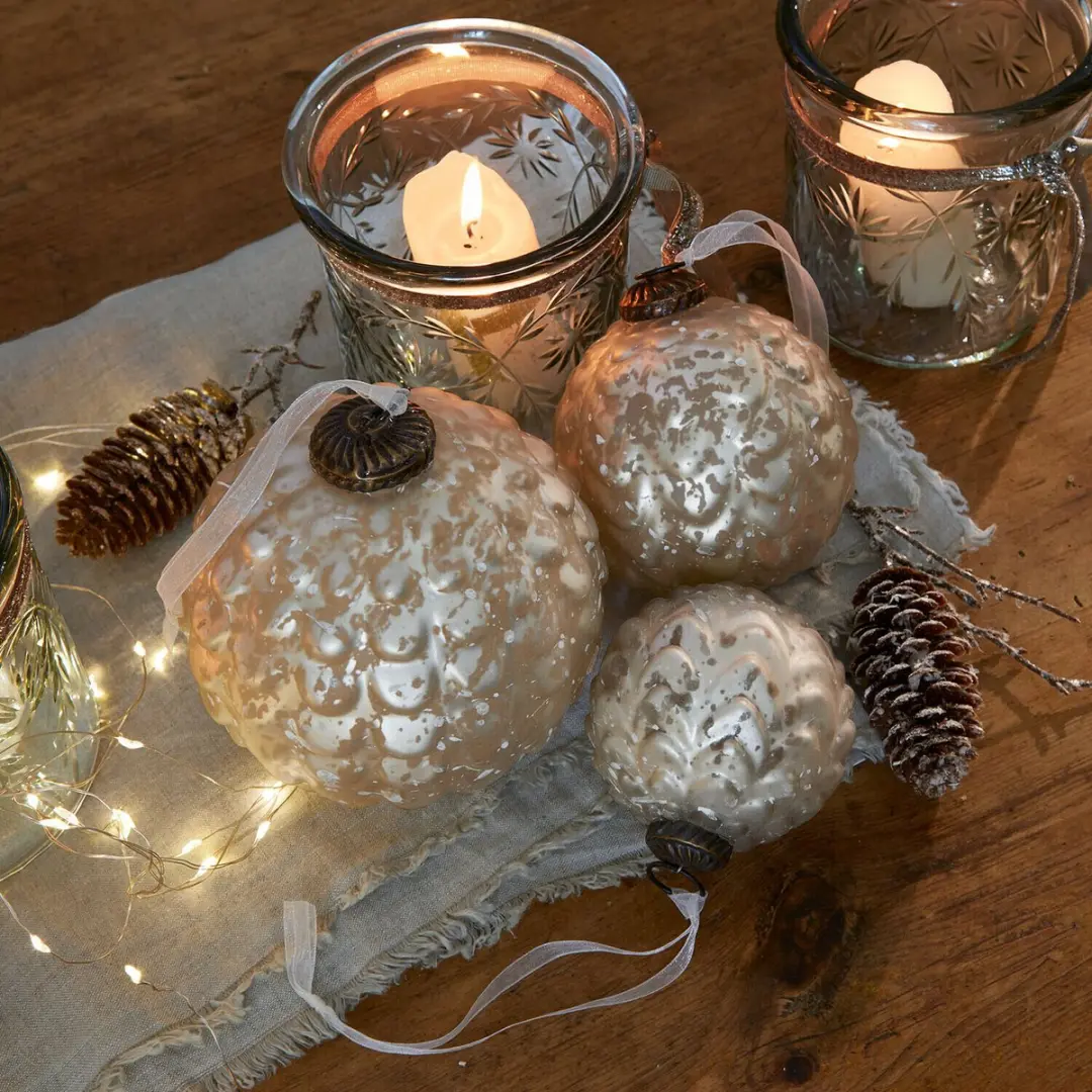 Loberon Kerstbal Set 6 Stuks - Ø13cm - Antiekzilver/Crème
