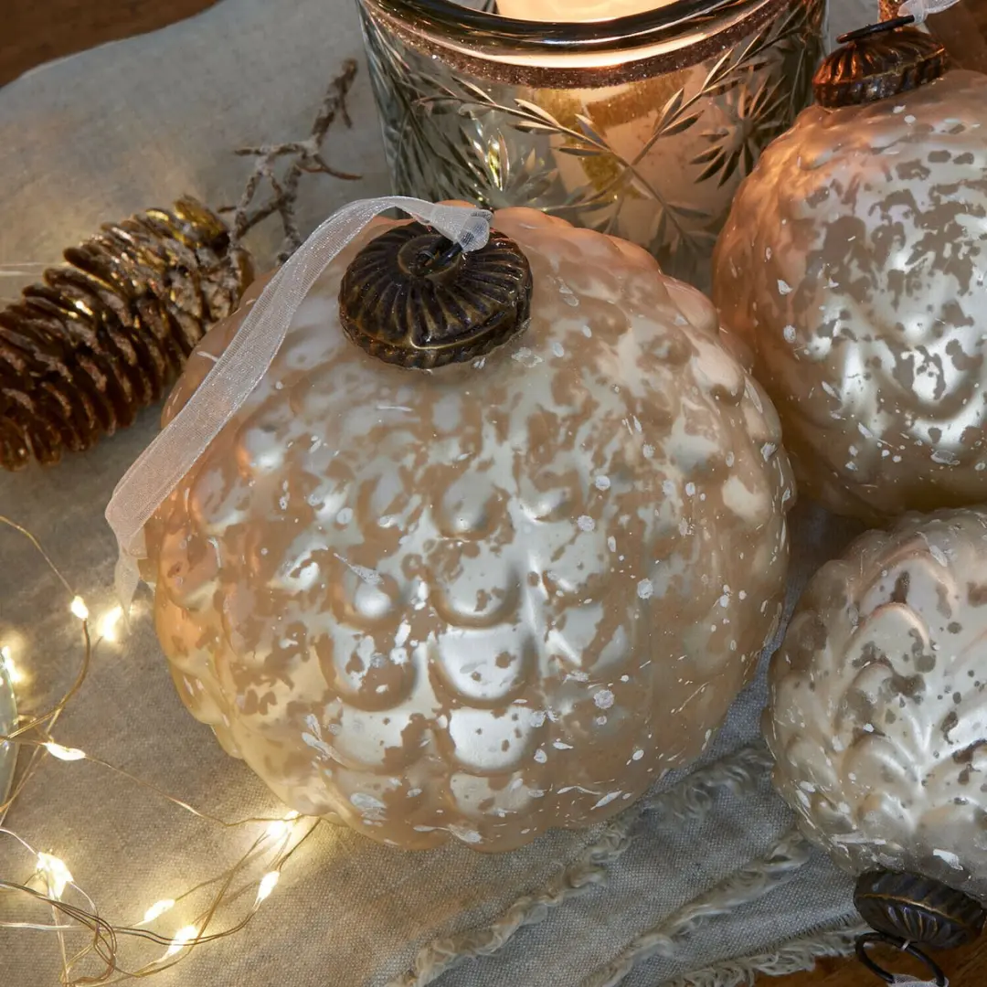 Loberon Kerstbal Set 6 Stuks - Ø13cm - Antiekzilver/Crème