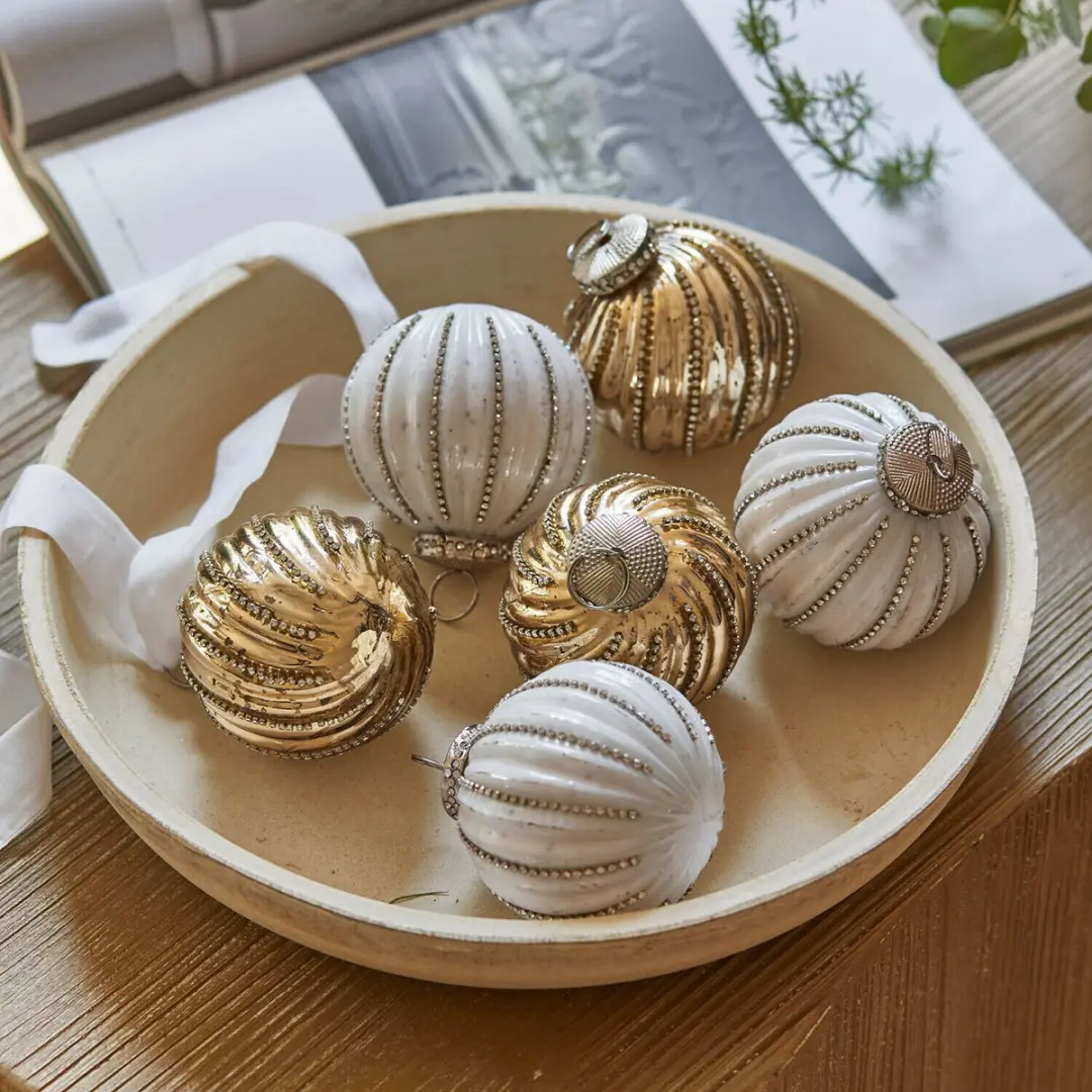 Loberon Kerstbal Set 6 Stuks - Ø8cm Antiekgoud/Crème