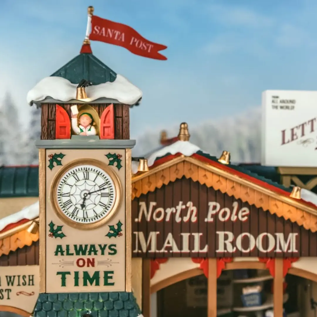 Lemax North Pole Mail Room Verlicht Gebouw - Met Animatie & Muziek