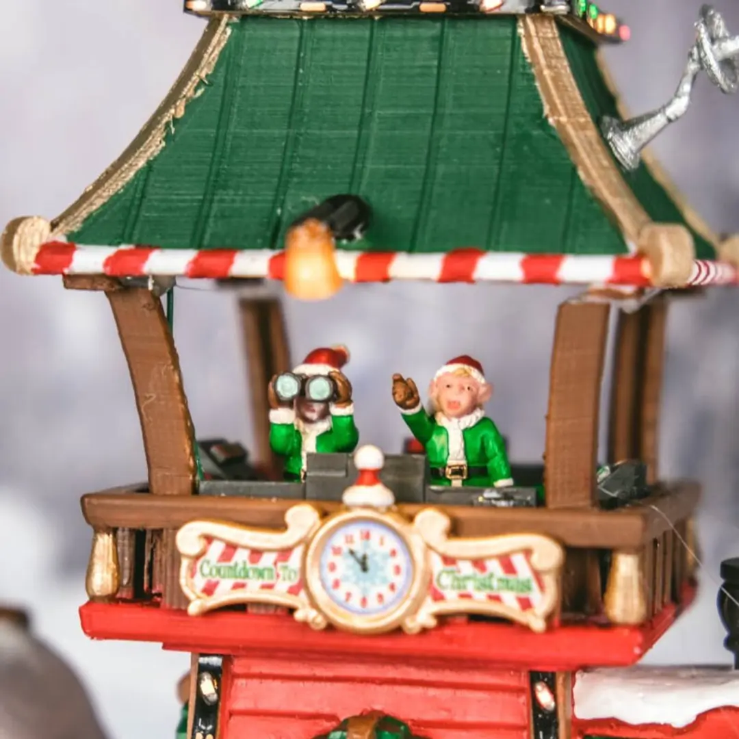 Lemax North Pole Control Tower - Verlicht Gebouw - Meerkleurig