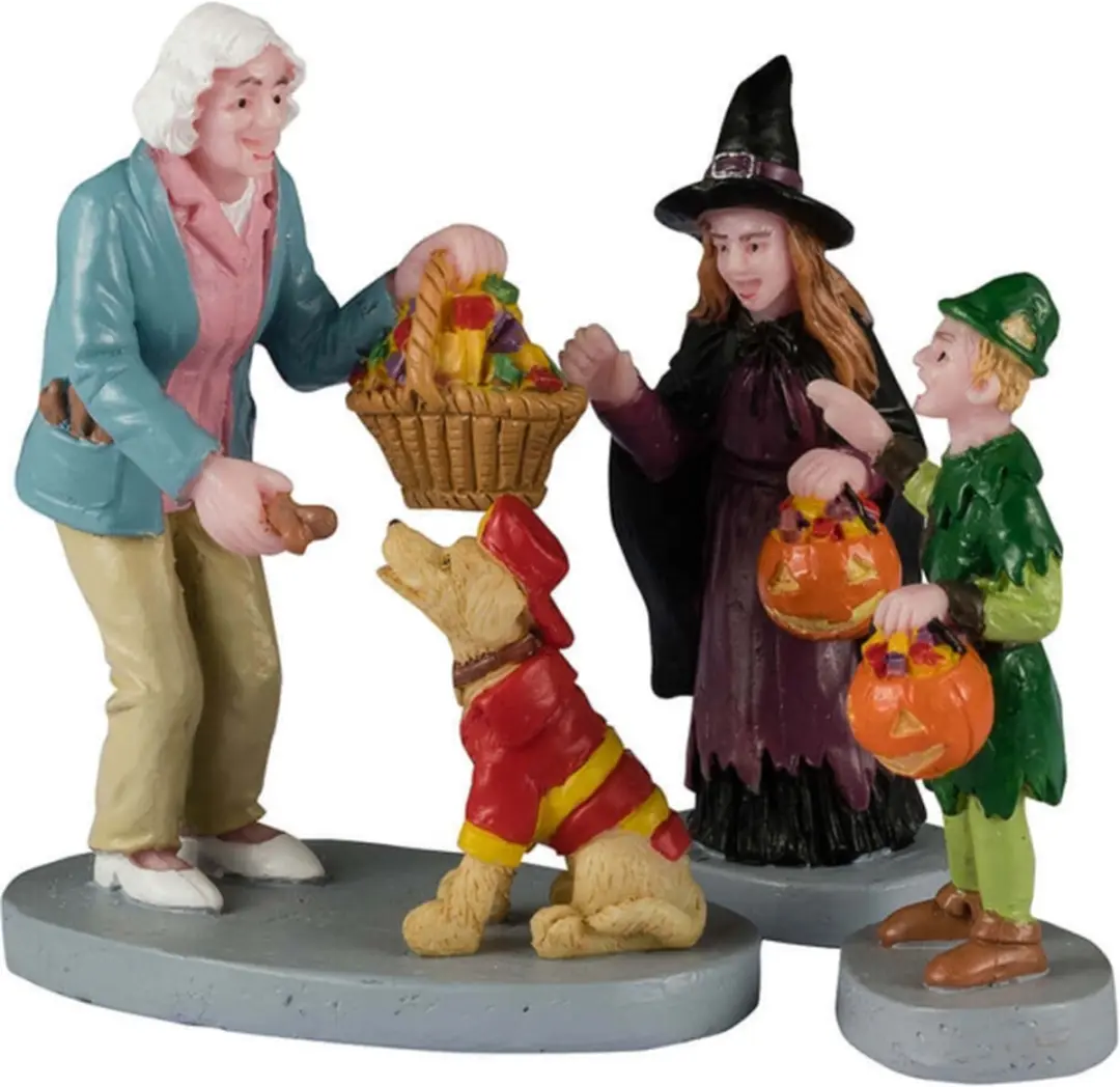 Lemax Spooky Town Everyone Gets A Treat Set