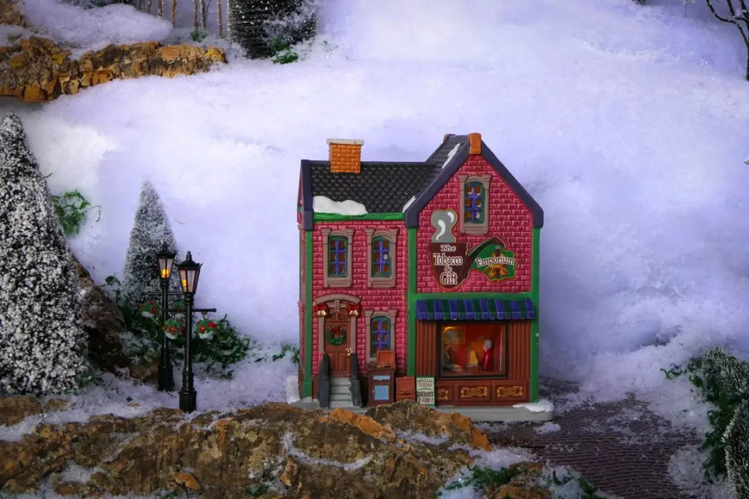 Lemax Tobacco & Gift Emporium - 1 Stuks - Mehrfarbig