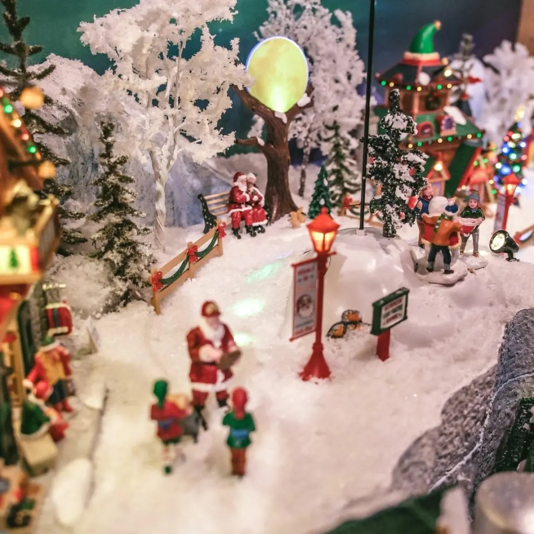 Lemax North Pole Romance Santa's Wonderland 2025 - Mehrfarbig