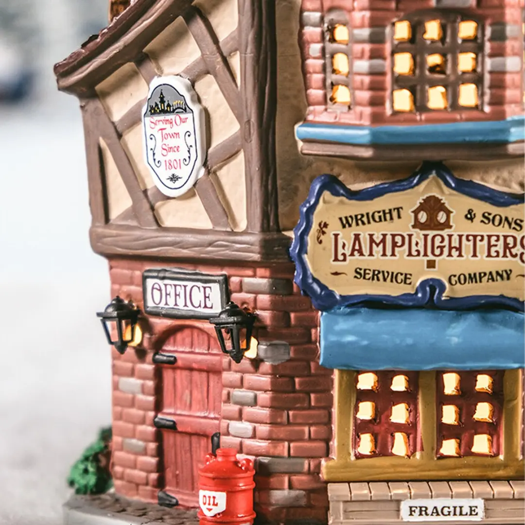 Lemax Wright & Sons Lamplighters Verlicht Gebouw - Neutral - afbeelding 6 van 6