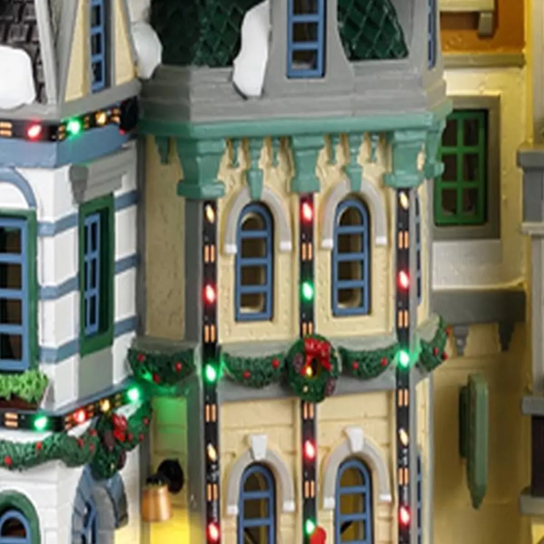 Lemax The Holly Jolly Hotel Verlichte Facade - Meerkleurig