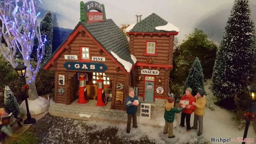 Lemax Big Pine Gas Station - Ledverlichting 2017 Collectie