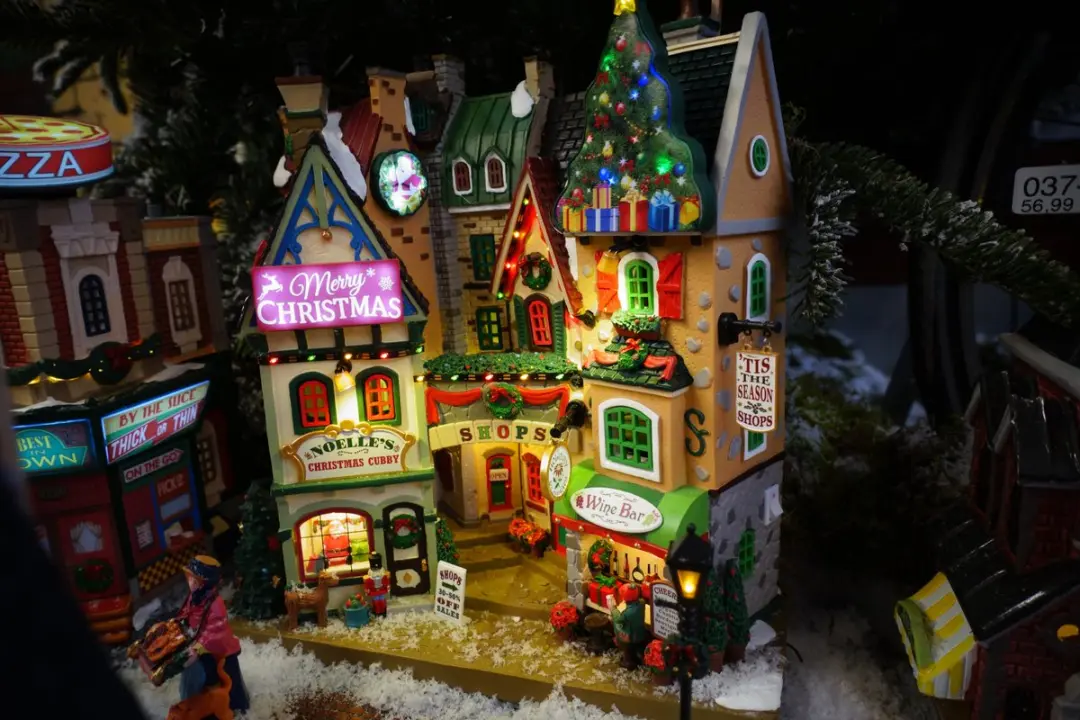 Lemax 'Tis The Season Shops Verlichte Facade - Meerkleurig