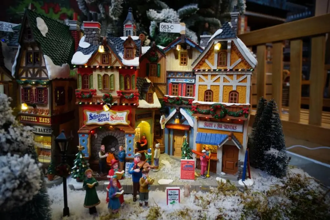 Lemax Alpine Winter Shops Kersthuisjes & Kerstdorpen - 4.5V - Multicolor - afbeelding 3 van 6