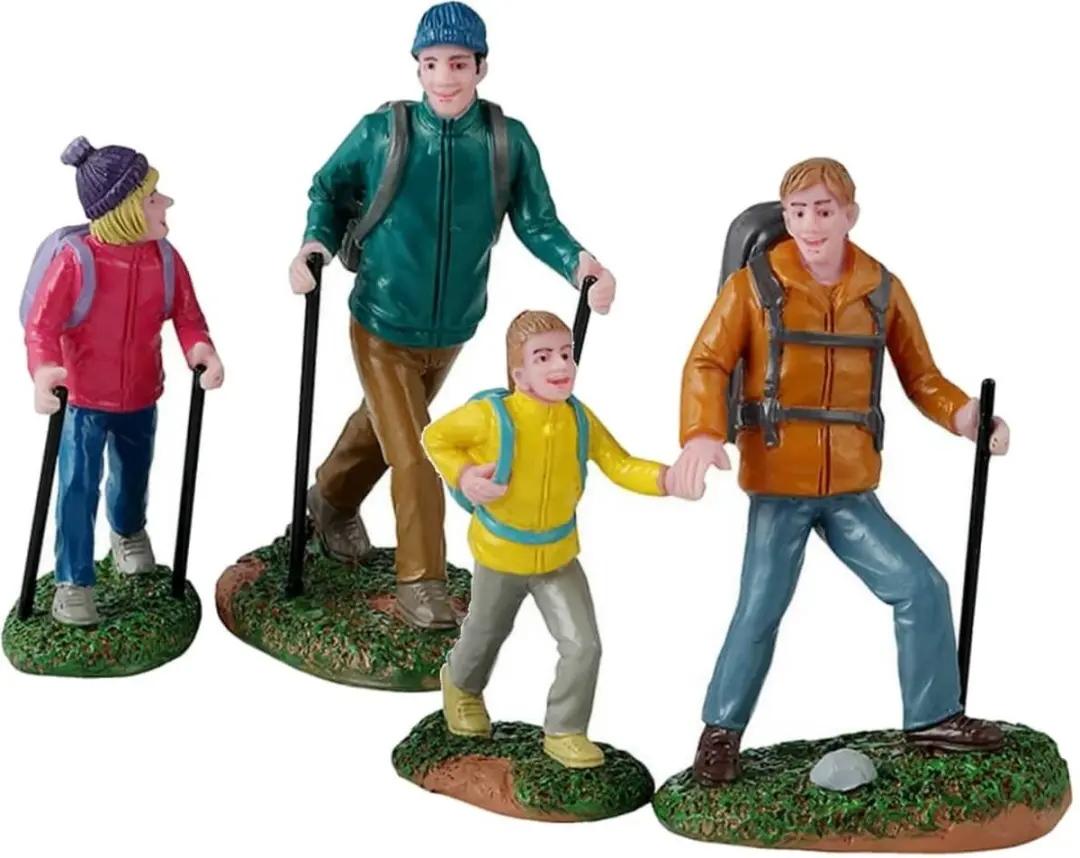 Lemax Father And Daughter Hikers Set - 4 Stuks - Groen