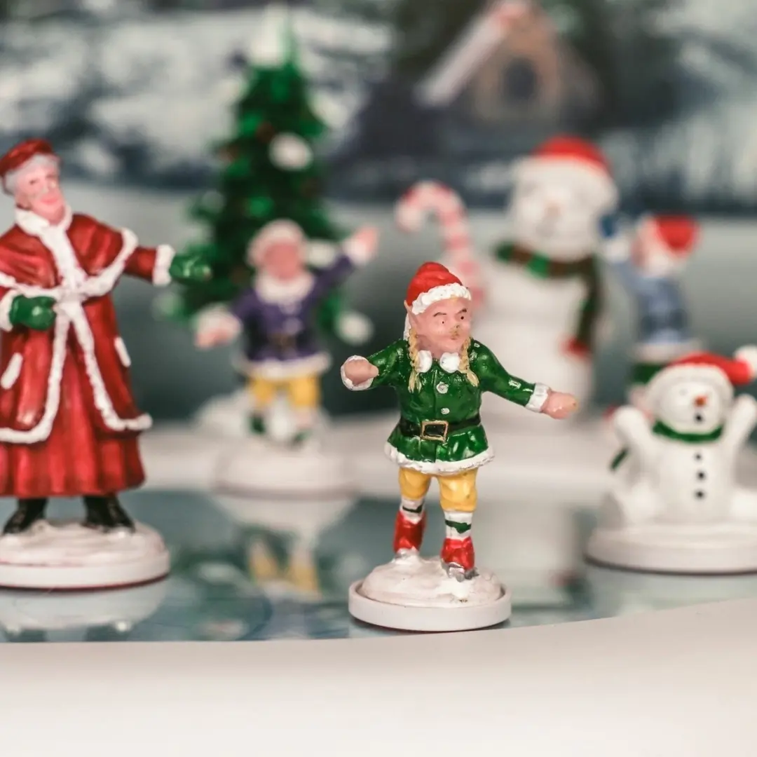 Lemax Northern Lights Skating Pond - Schaatsvijver Decoratie - Meerkleurig