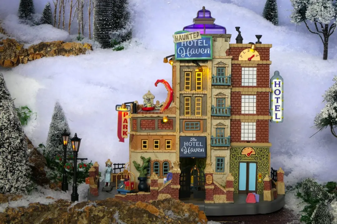 Lemax Spooky Town Haunted Hotel Haven
