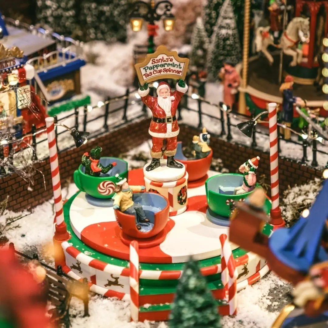 Lemax Santa's Peppermint Teacup Spinner - Meerkleurig