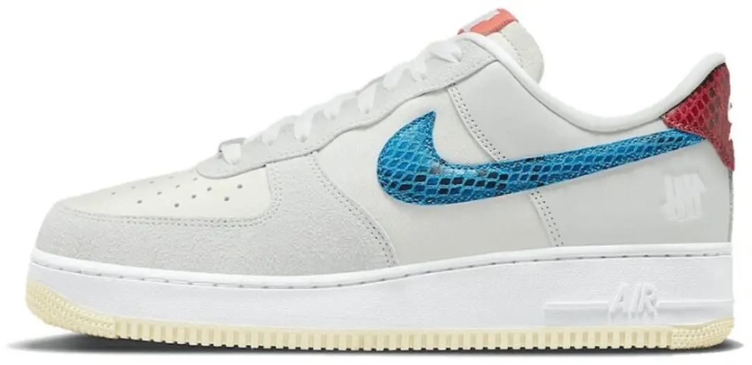 Nike Air Force 1 Low SP Undefeated 5 On It Dunk vs. AF1