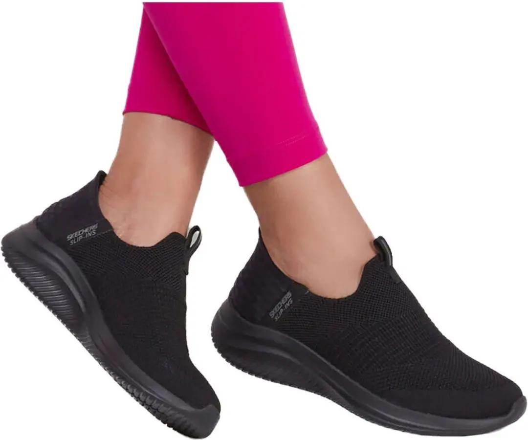 Skechers Ultra Flex 3.0 Cozy Streak Slip-Ins Dames Sneakers - 37 - Zwart