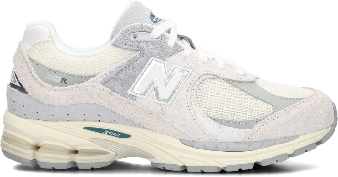 New Balance M2002 D Sneakers