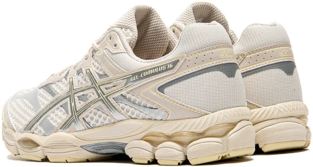 ASICS Gel Cumulus 16 - Heren/Vrouwen Sneakers - 42.5 - Cream/Pure Silver