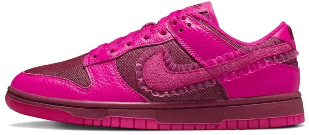 Nike Dunk Low Valentine's Day (2022) (Women's)