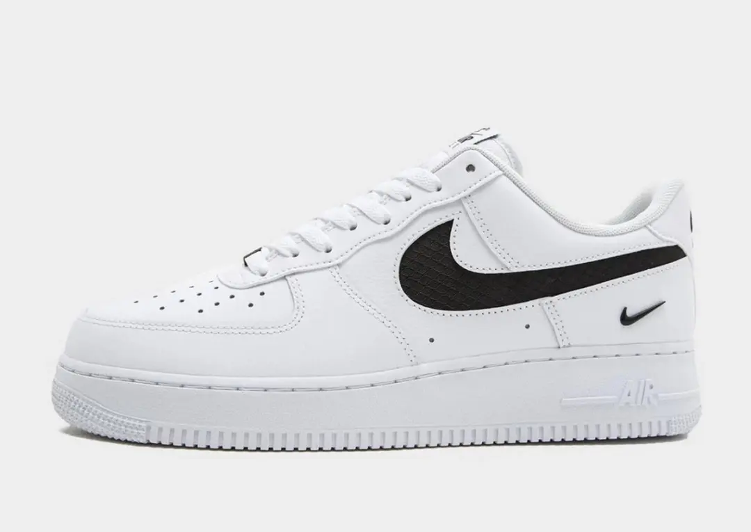 Nike Air Force 1 '07 LV8 Sneakers
